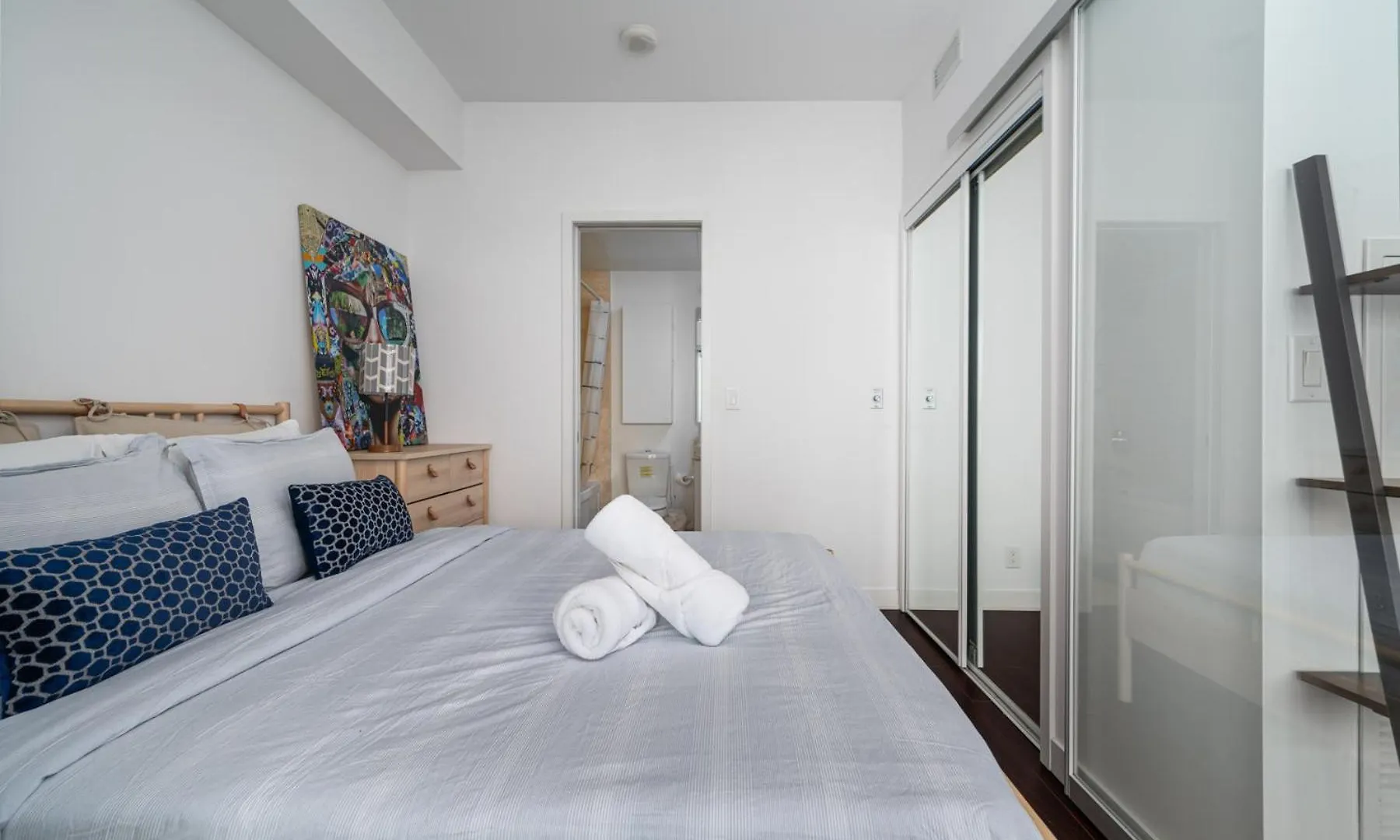 Downtown Suites 1 トロント アパート