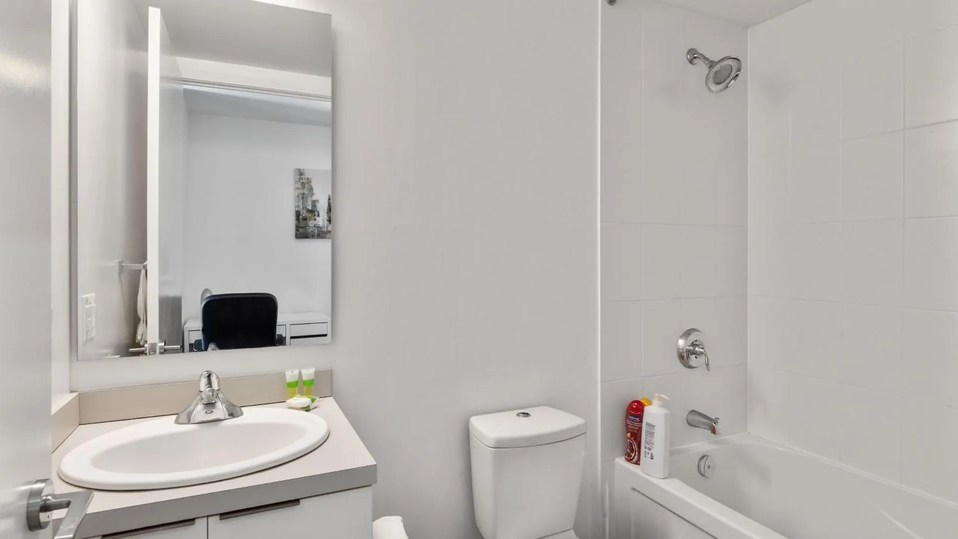 アパート Downtown Suites 1 トロント