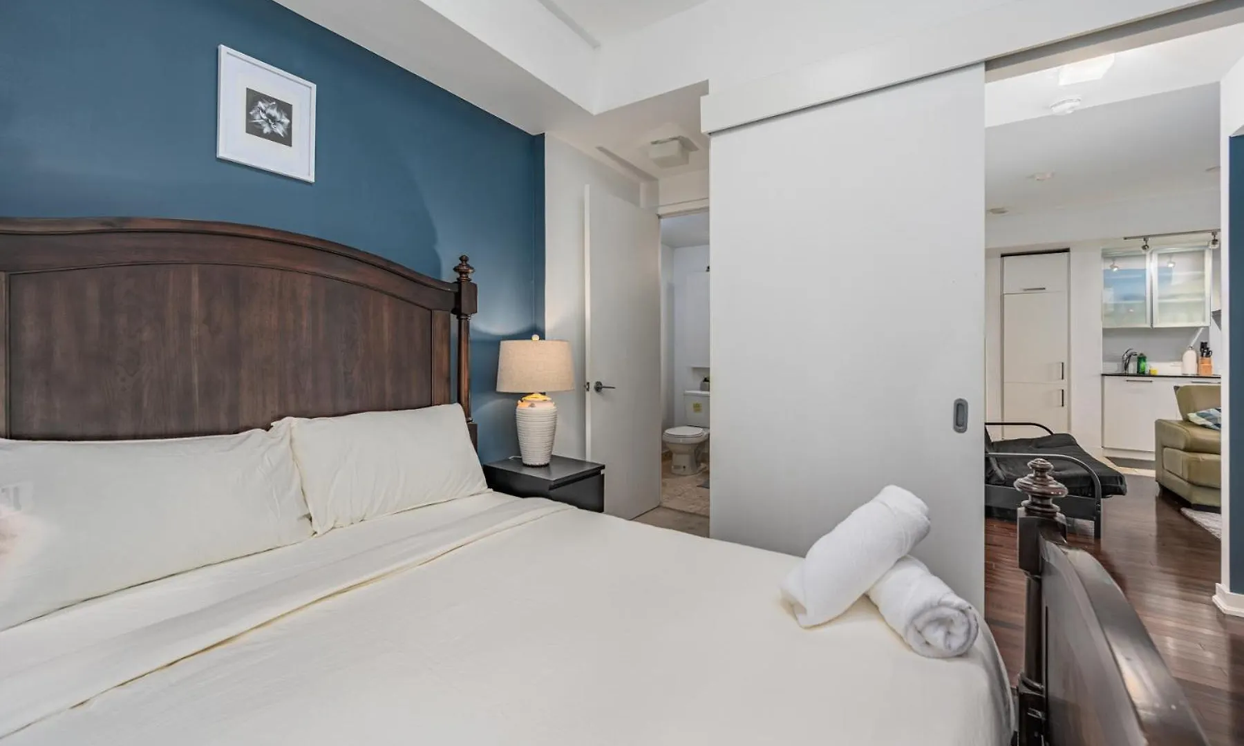 Downtown Suites 1 トロント アパート