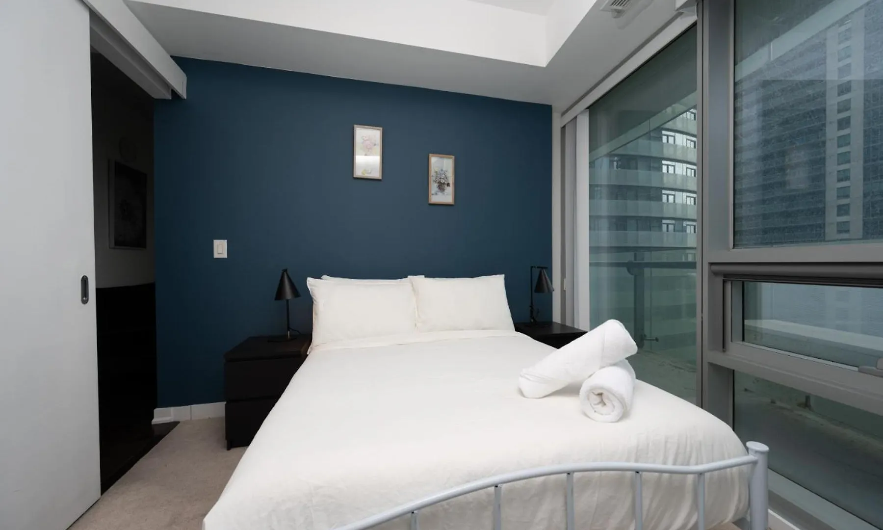 Downtown Suites 1 トロント アパート